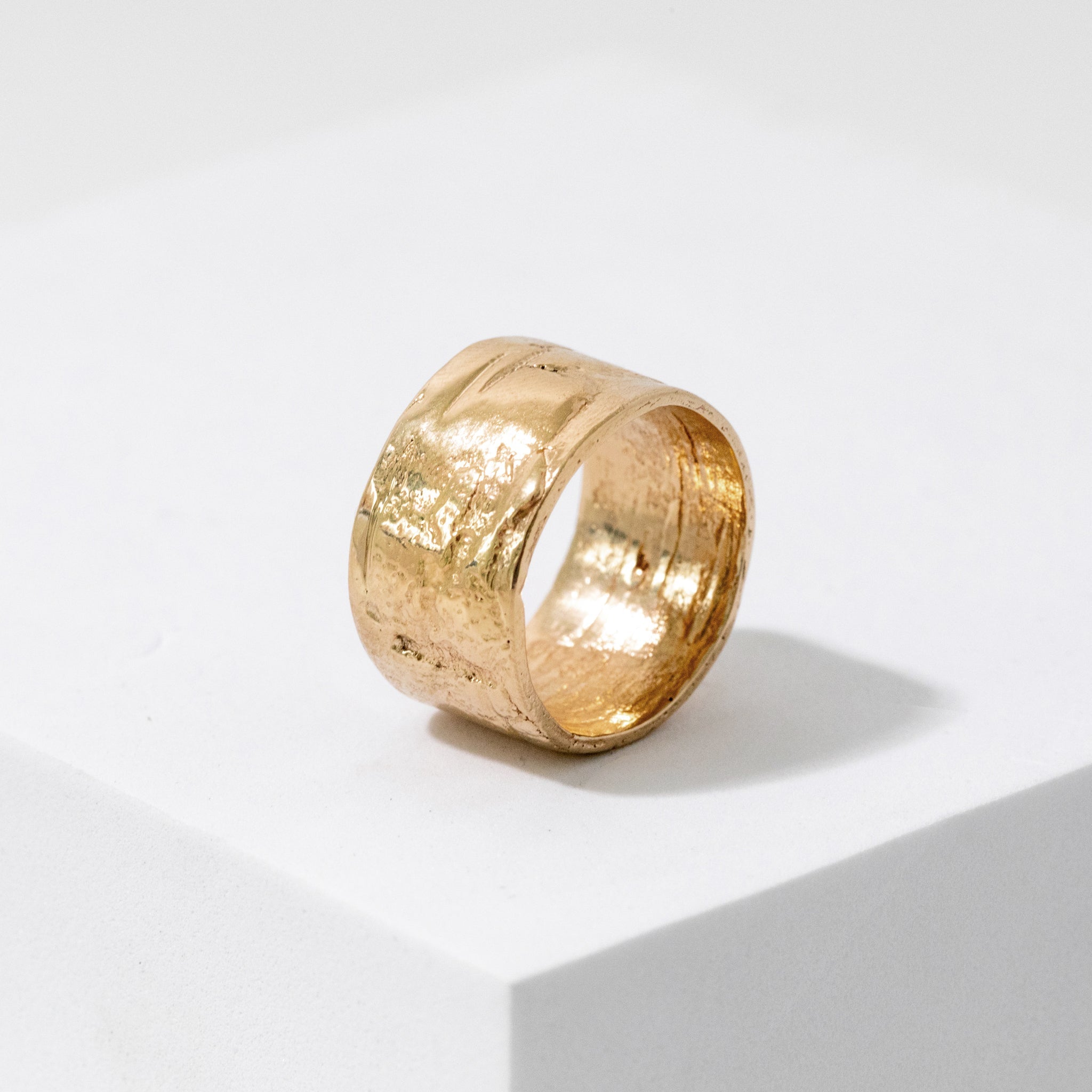 Cigar Band Rings: History, Modern Design & Custom Options