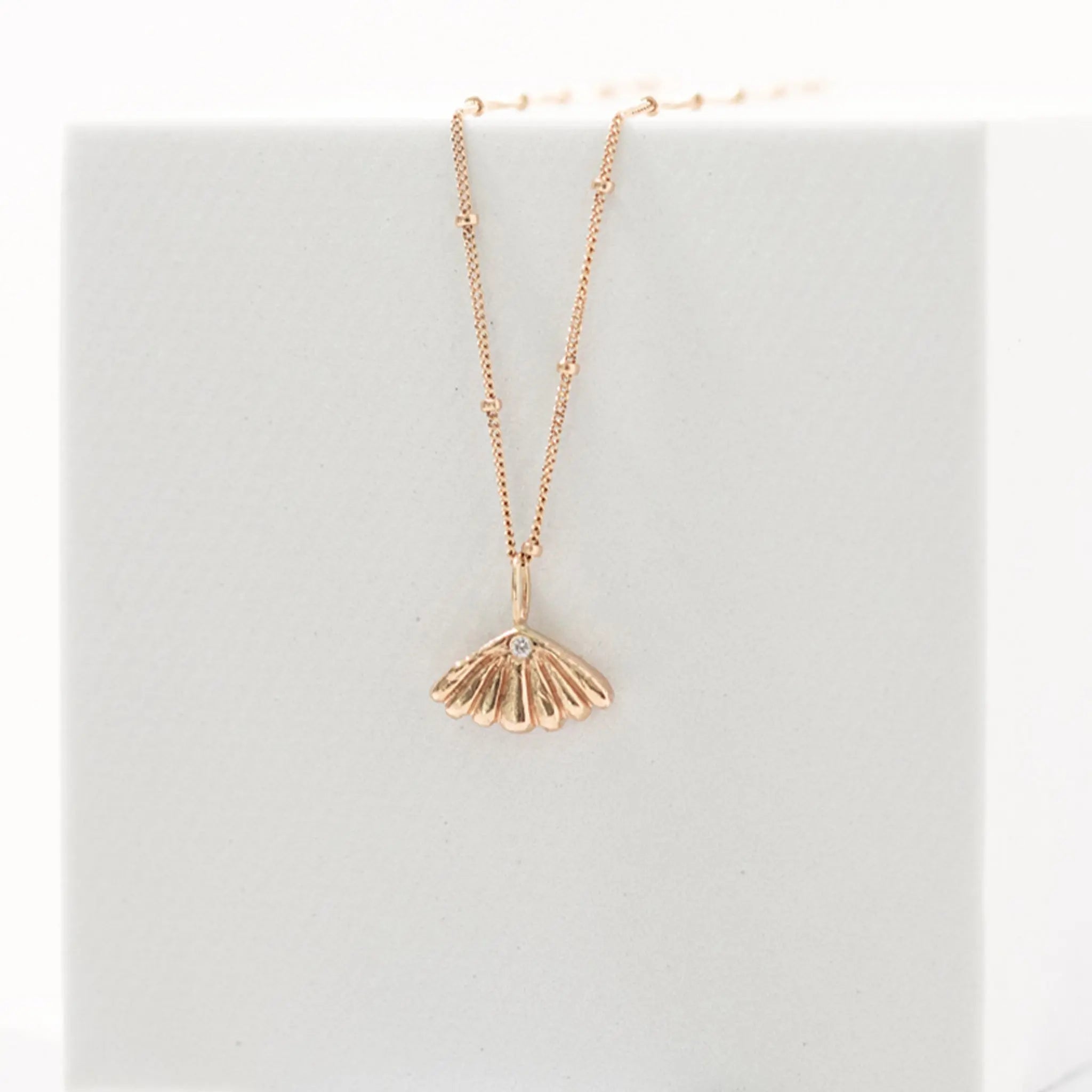 Scallop shell pendant 2025